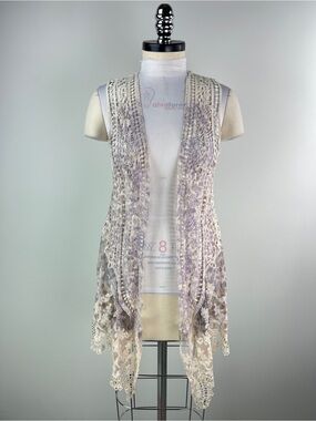 💚 3555. Crochet Lace Open Front Vest in Light Lavender and Cream